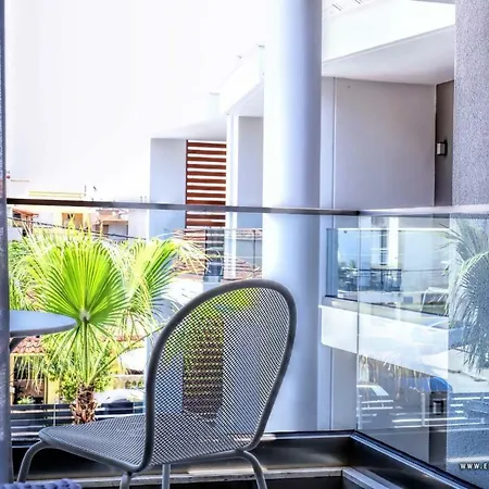 Hotel Senso Néa Péramos