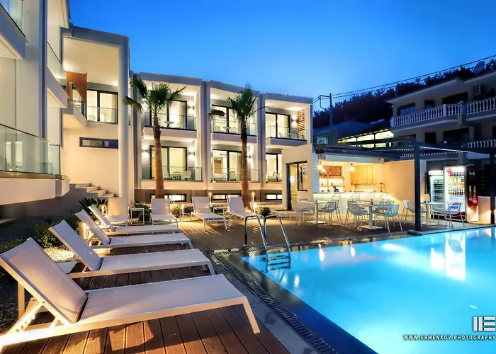 Senso 4* Néa Péramos